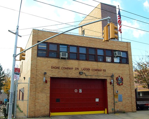 E275 FDNY Firehouse Engine 275 & Ladder 133, St. Albans, Q… | Flickr