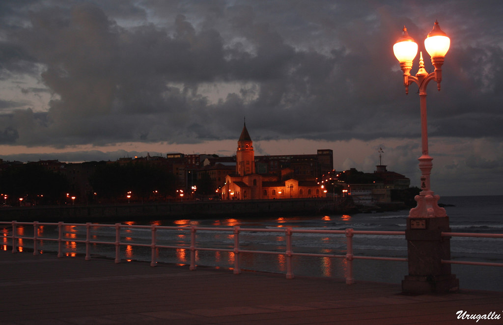 Iglesia San PedroGijon Jose Rodriguez Flickr