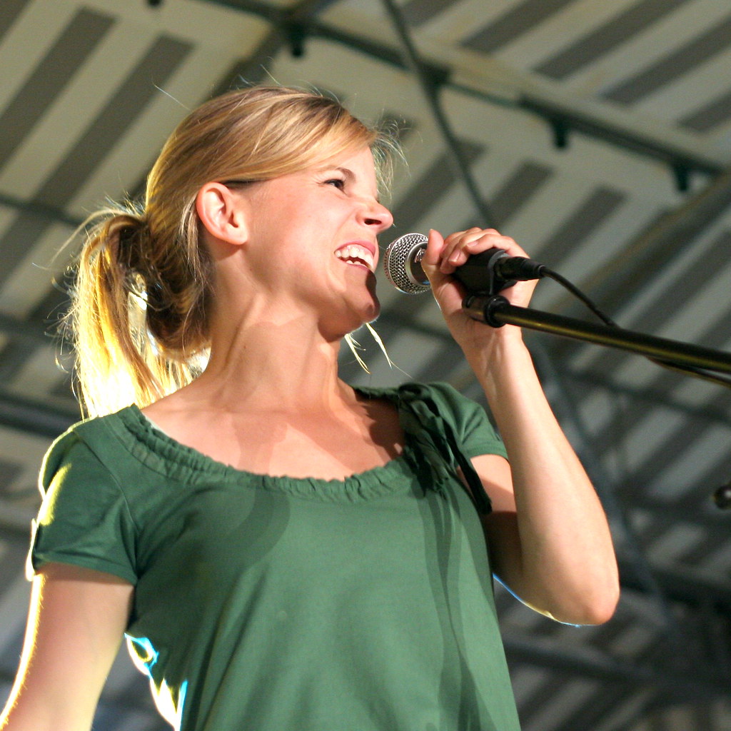 Monique Poirier, d'Ode à l'Acadie, groupe de musique acadi… Flickr