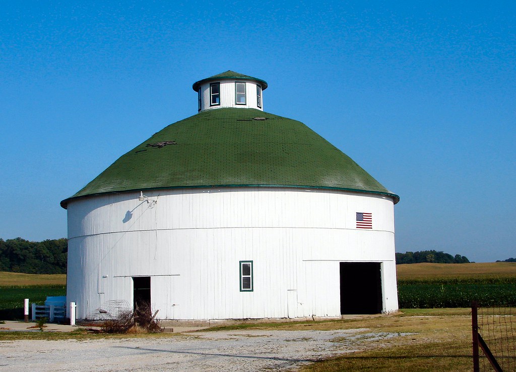 Jackson County Barn One of the few white round barns left … Flickr