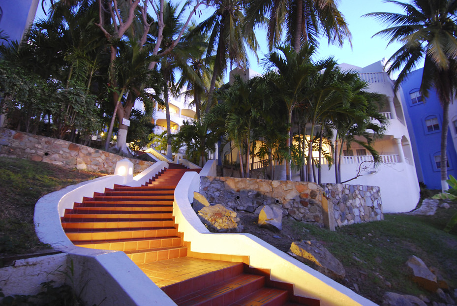 Total 57+ imagen club maeva manzanillo logo Abzlocal.mx