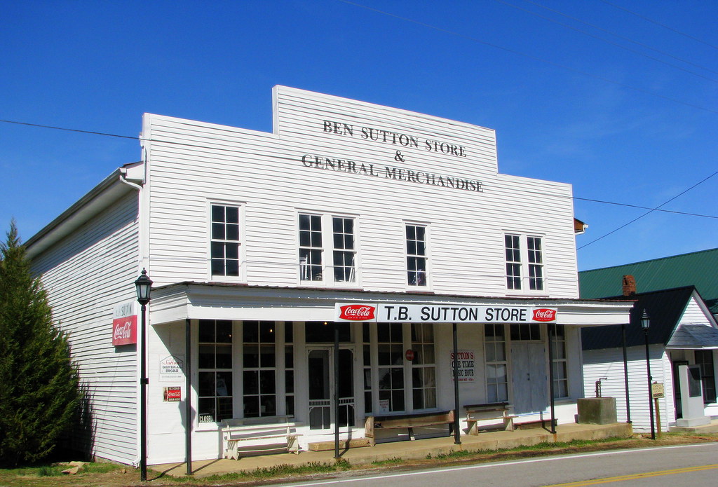 Sutton Store Granville, TN Sign behind one of the column… Flickr