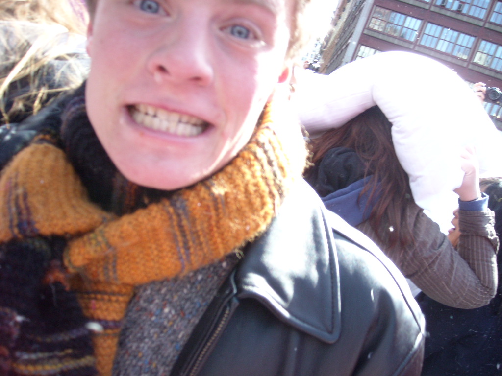 Maniac! pillow fight! Lindsey Andersen Flickr