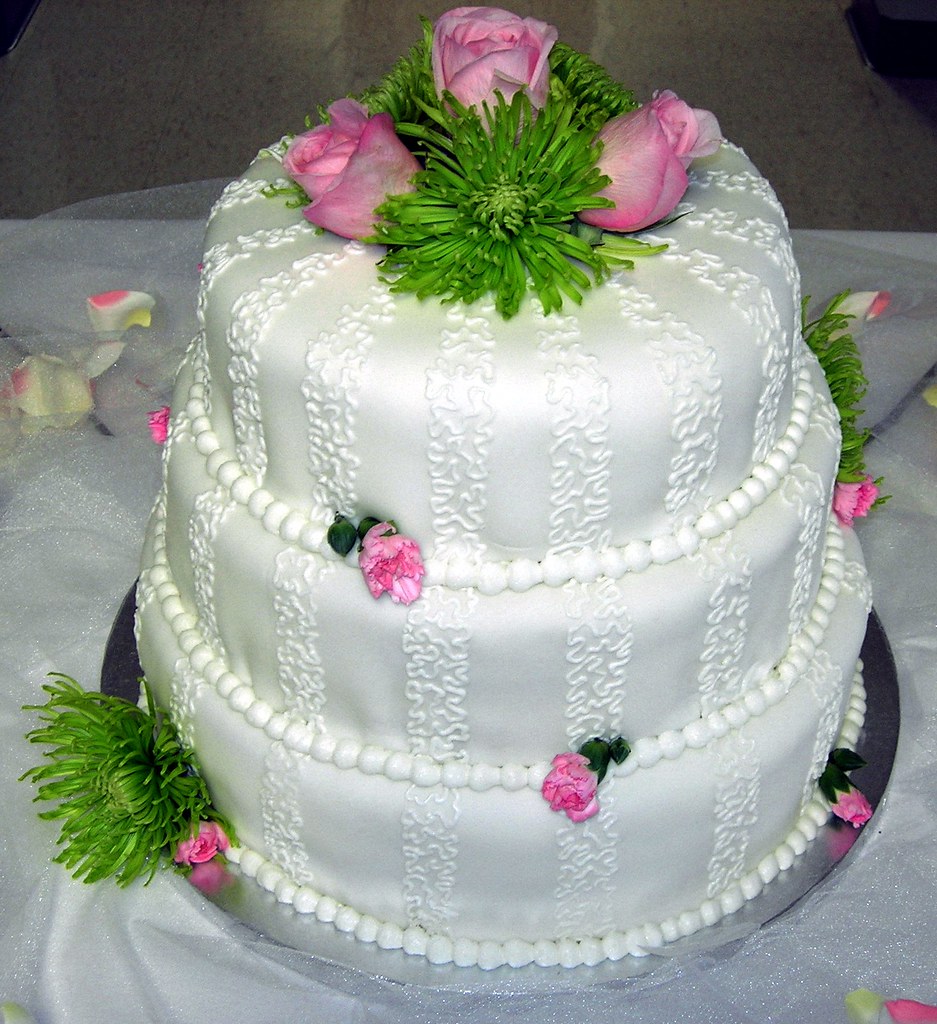 Cornelli Lace Wedding Cake I made this wedding cake for a … Flickr