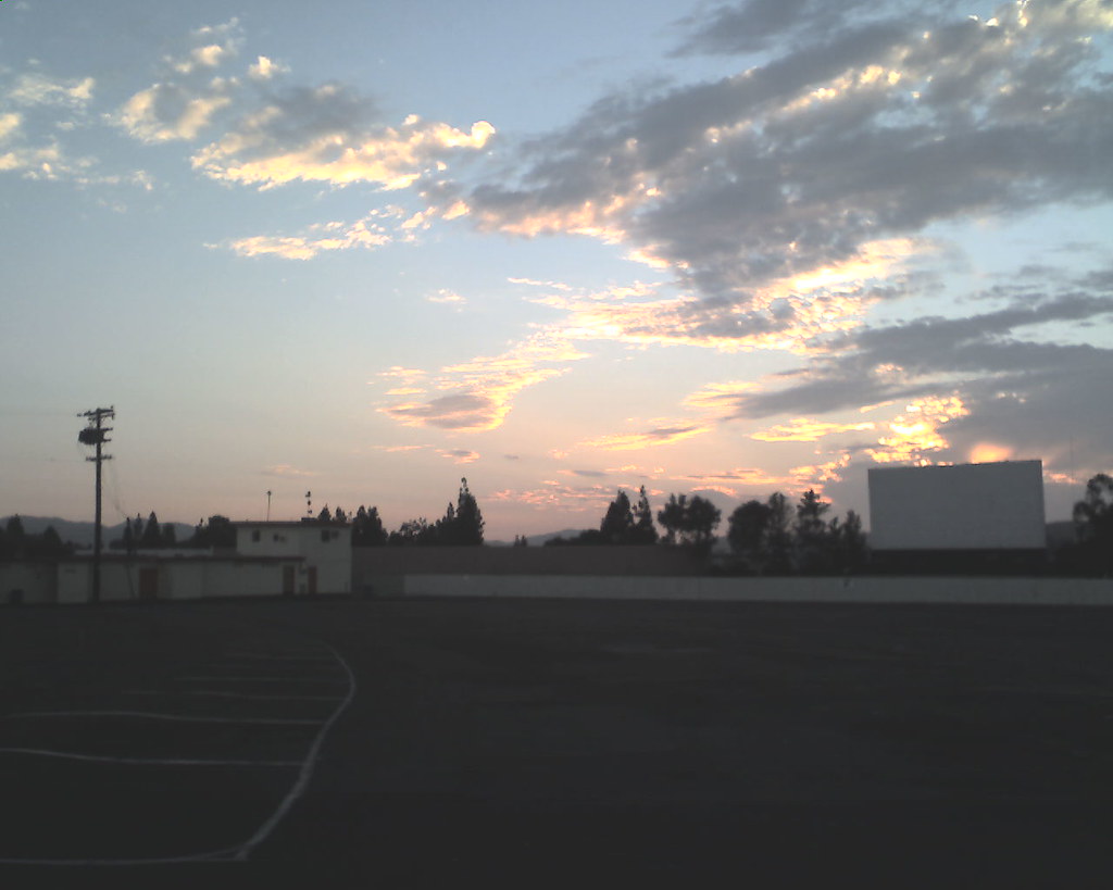 Santee DriveIn Waiting for the gate to open. slworking2 Flickr