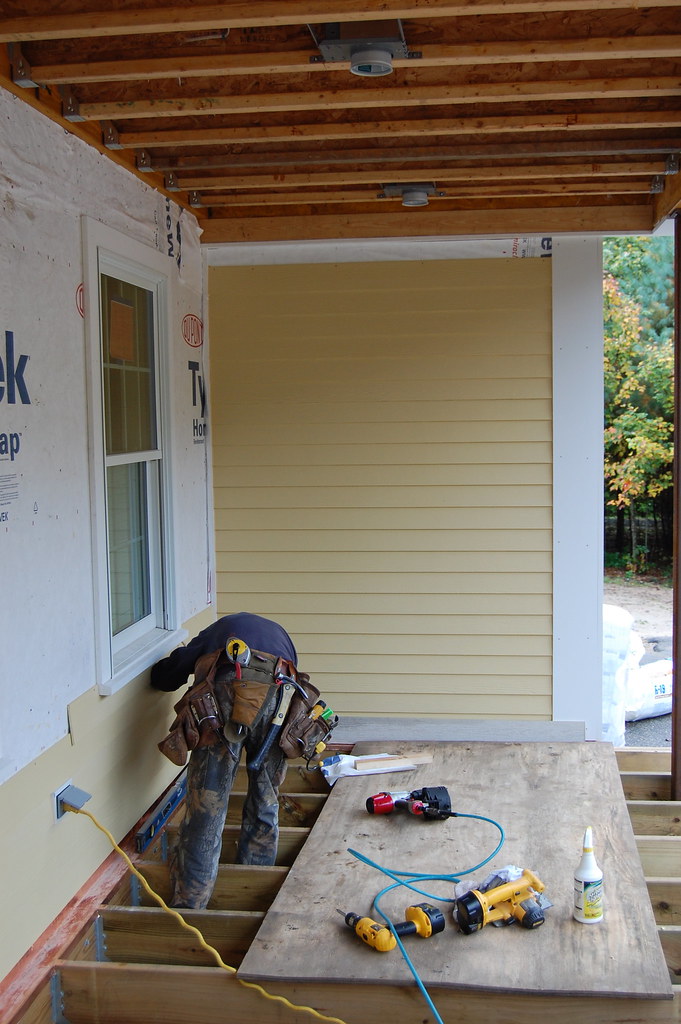 Hardie Plank Hardie Plank siding in Harris Cream being ins… Flickr