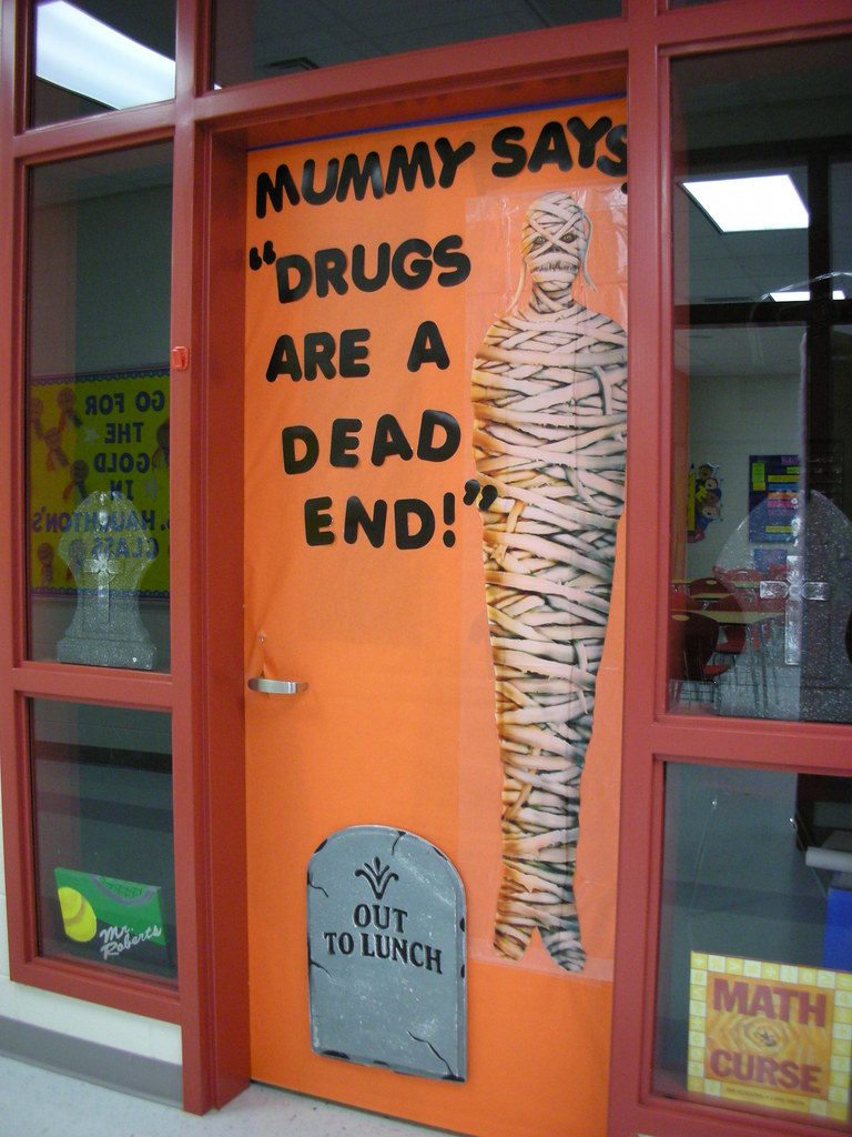 Doors Decorated For Red Ribbon Week | Mummy Says, "Drugs Are… | Flickr