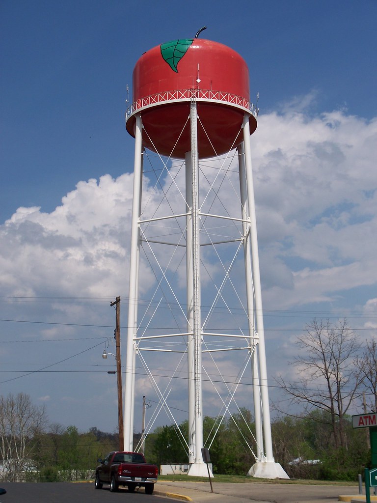 OH Jackson Water Tower Applethemed water tower in Jacks… Flickr