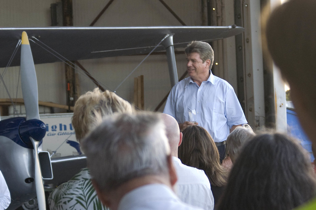 Coventry 150708 Mike Collett of Air Atlantique gives a spe… Flickr