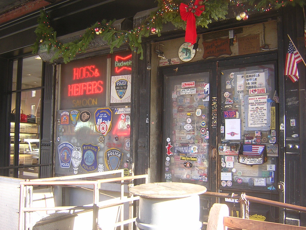 Meat Packing Dist, NYC, 12/07 Hogs and Heifers. The one ba… Flickr