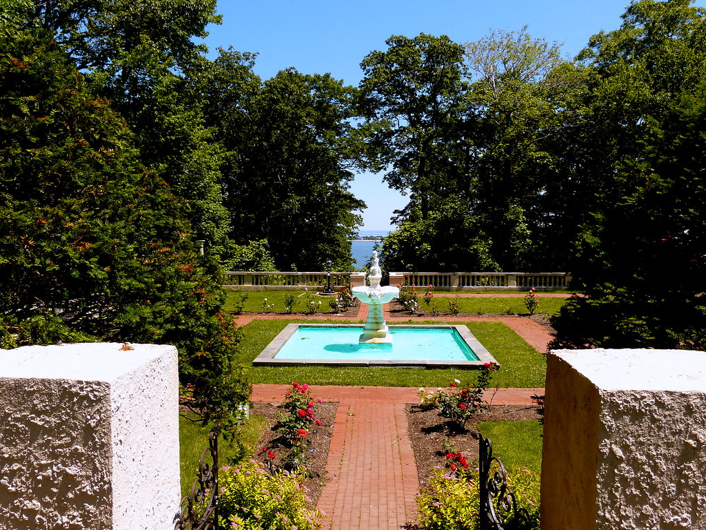 Vanderbilt Rose Garden View On Black wireman2777 Flickr