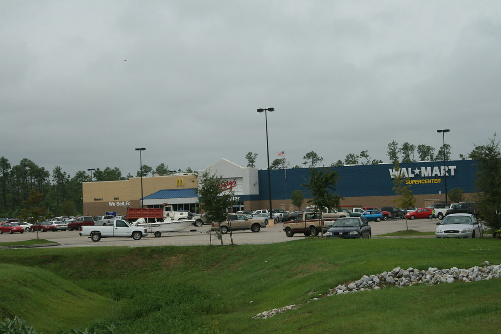 IMG_6581 waveland walmart reopened tuesday but closed at 7… Flickr