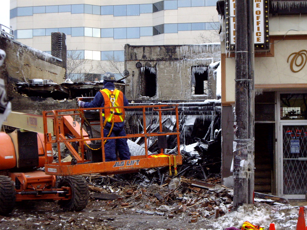 Toronto Demolition Queen Street West at Bathurst with Fi… Flickr