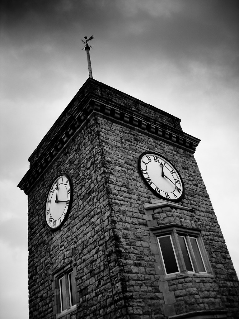 DSCN0066 The Clock House at the entrance to the now empty … Flickr