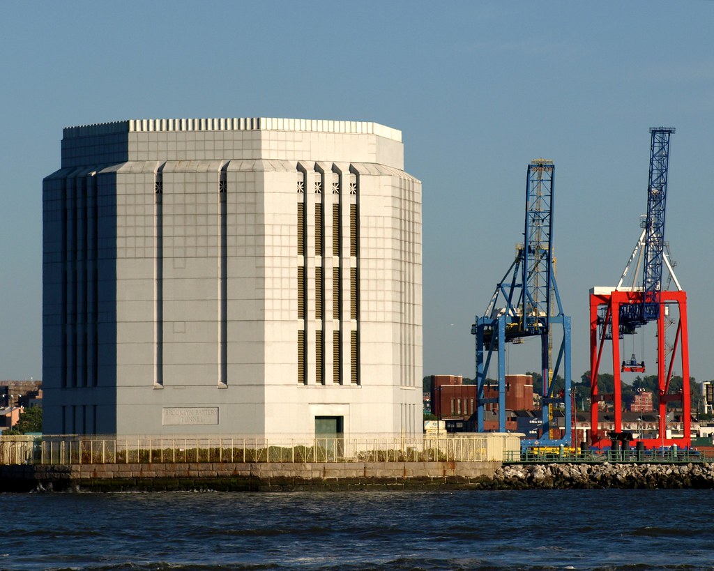 BrooklynBattery Tunnel Ventilation Building, New York Har… Flickr