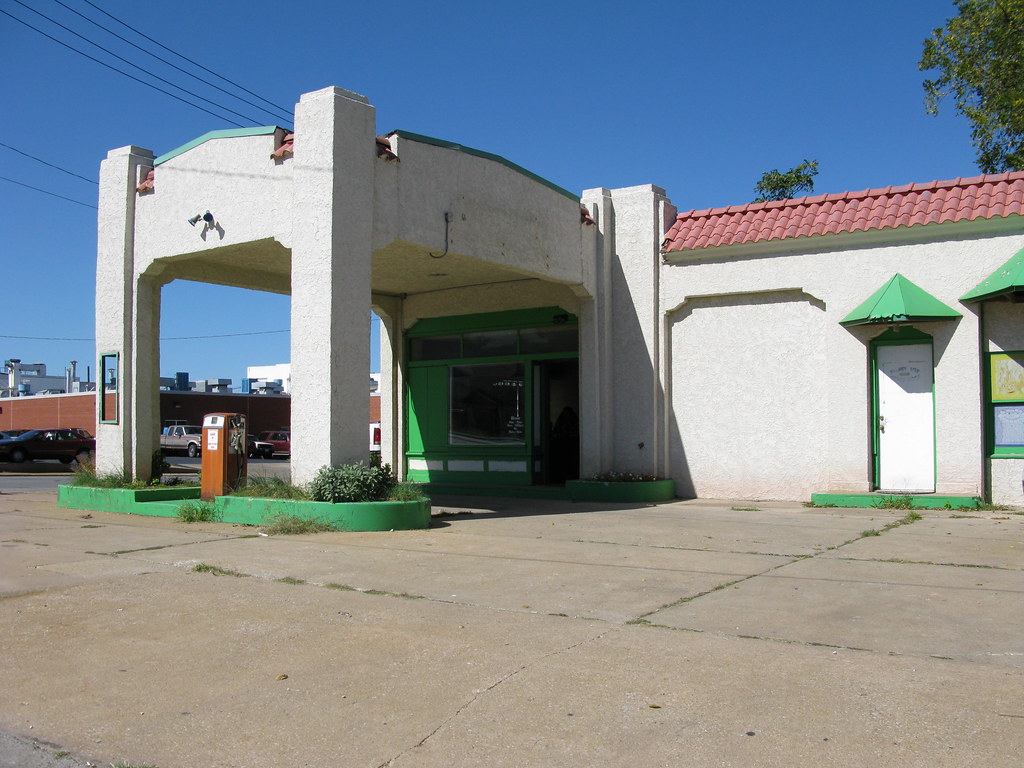 Old Gas Station in Springfield Mo This was a old station i… Flickr