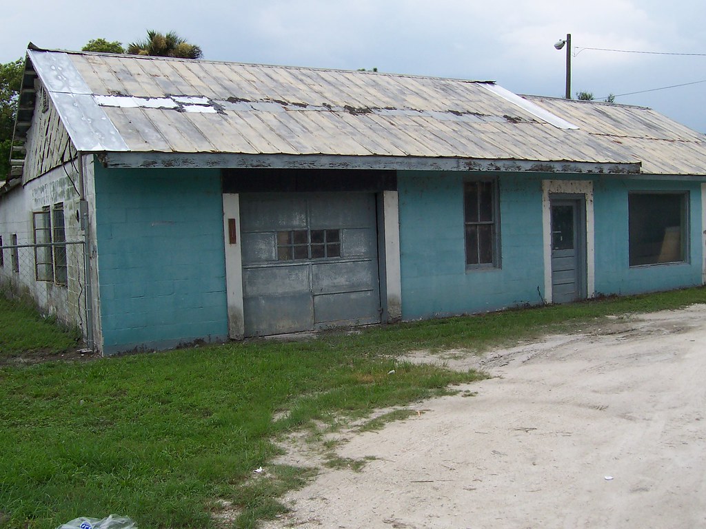 Bradley Junction, Florida old garage and former Phillips 6… Flickr