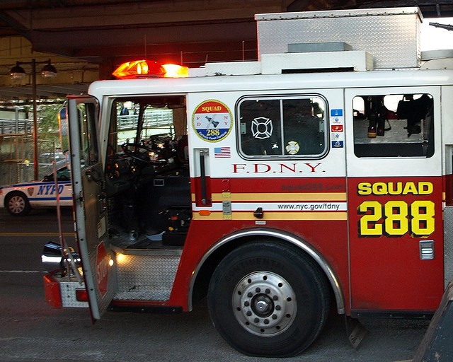 S288e FDNY Squad 288 Fire Truck, Willets Point / Shea Stadium, Queens