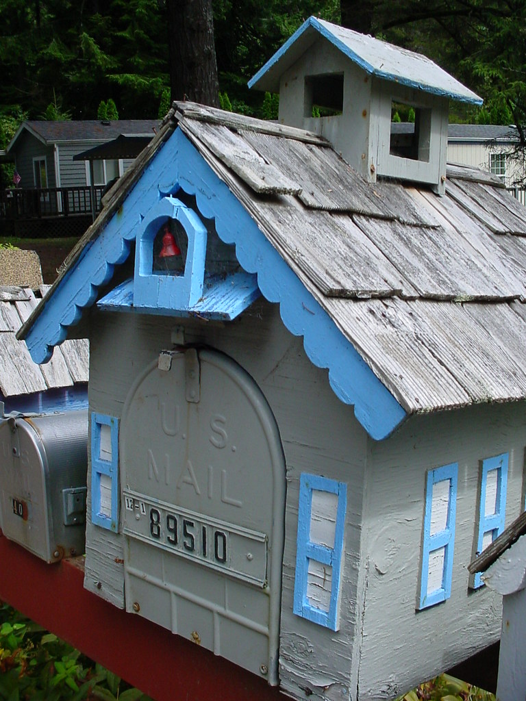 Blue trim Buck Lake RV Park mailboxes, Florence OR Wesley