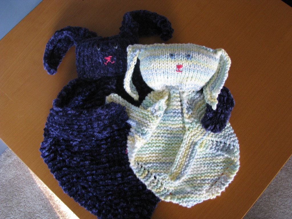 Bunny Blanket Buddy Free baby 'toy' pattern from Lion Bran… Flickr
