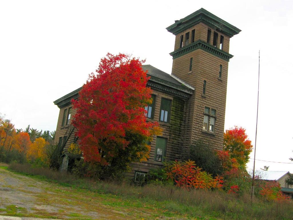 Strange old stone building School Road, Felts Mills, NY Ph… Flickr