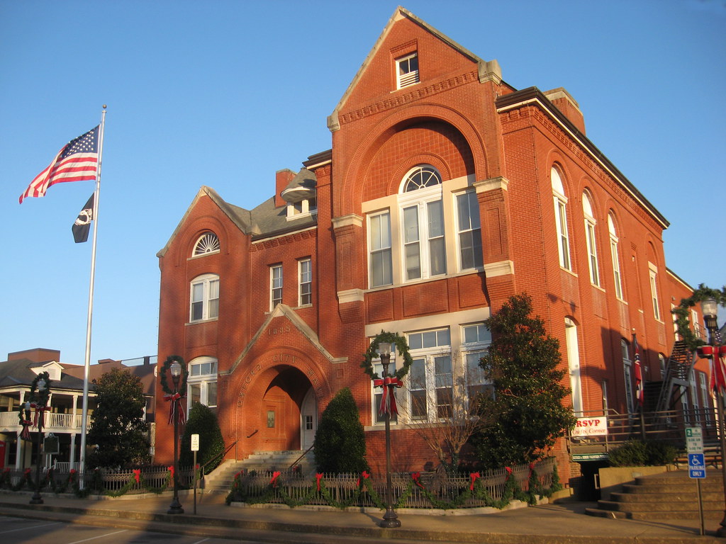 Oxford City Hall Oxford, Mississippi Built in 1885, this w… Flickr