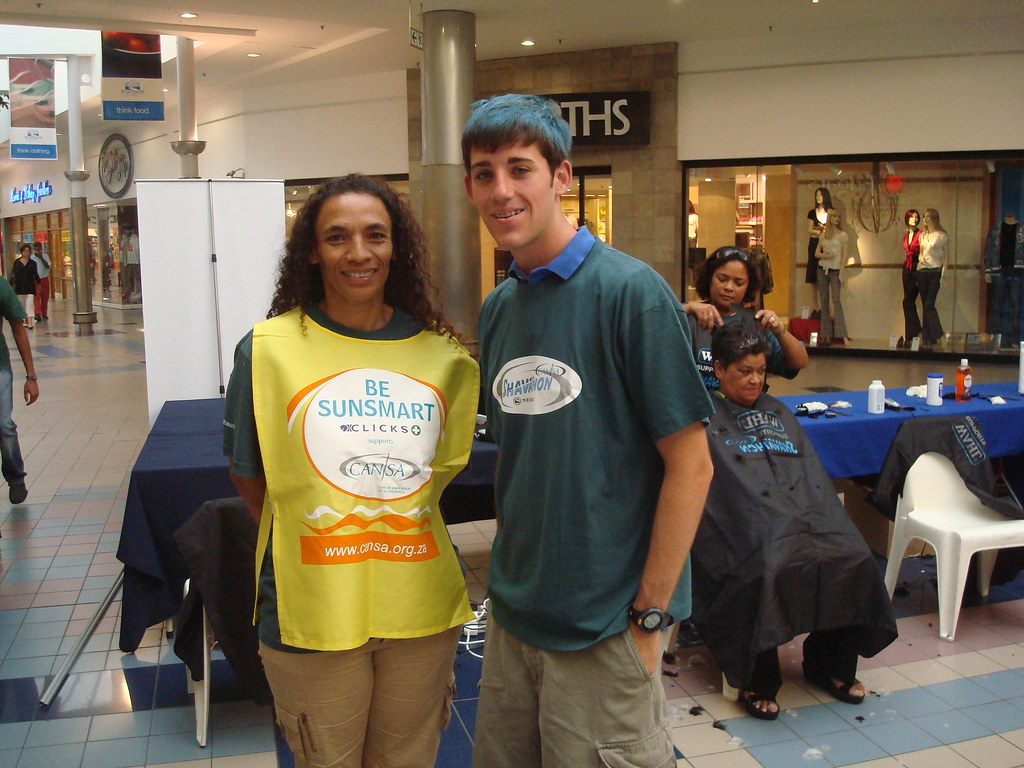 DSC00722 Me with my homestay mom right after I dyed my hai… Flickr