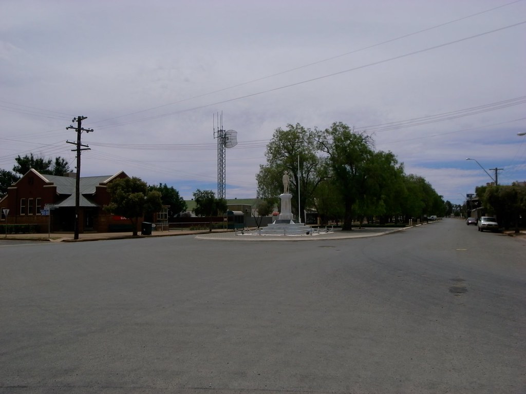 Ariah Park 109 Exif_JPEG_PICTURE Graham Cossey Flickr