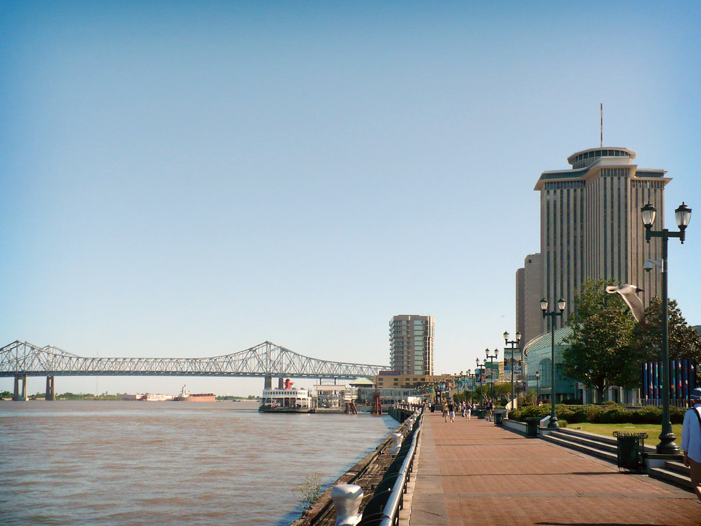 P1060426 Looking south toward the Crescent City Connection… Flickr