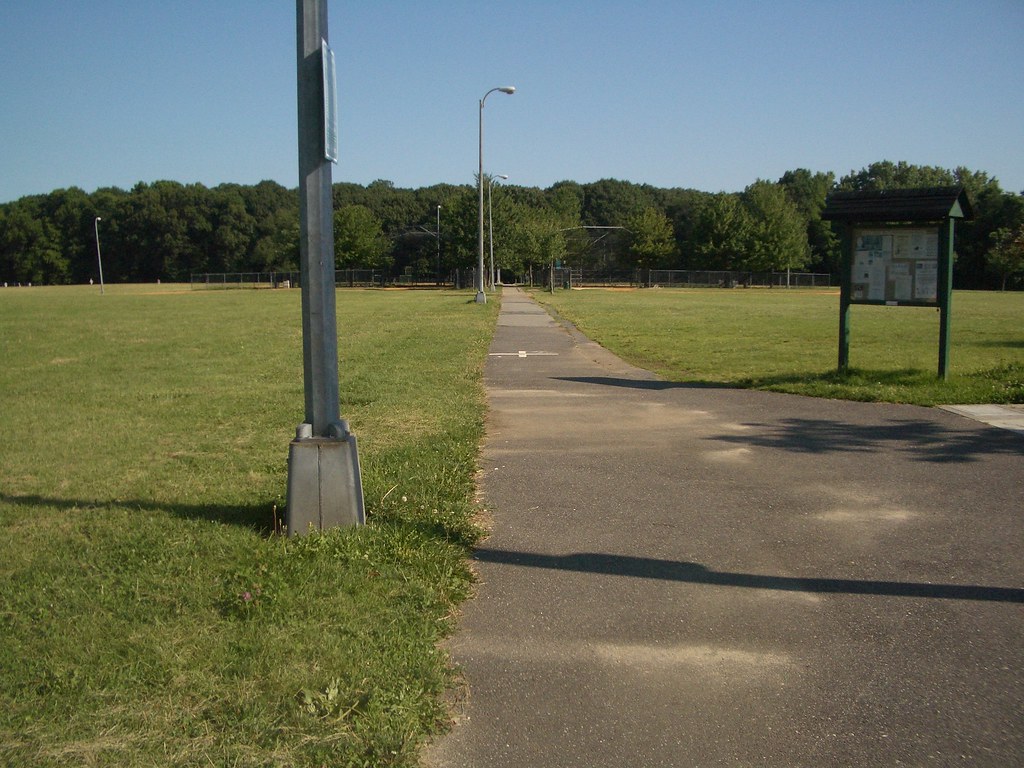 Cunningham Park, Queens, New York Entry into Cunningham Pa… Flickr