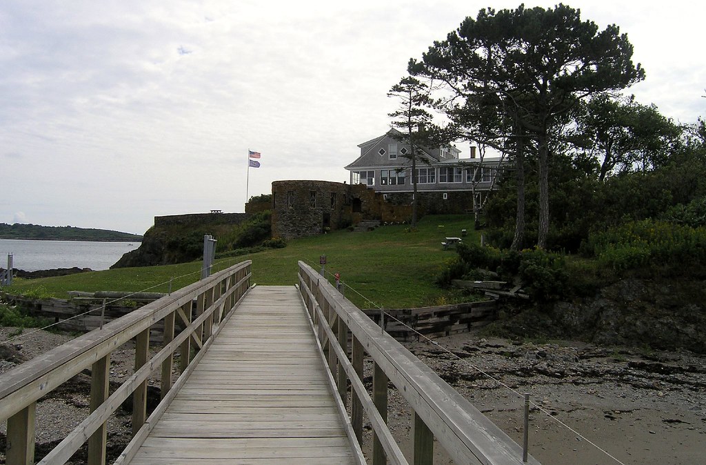 P8240138Admiral Peary House on Eagle Island, Maine Flickr