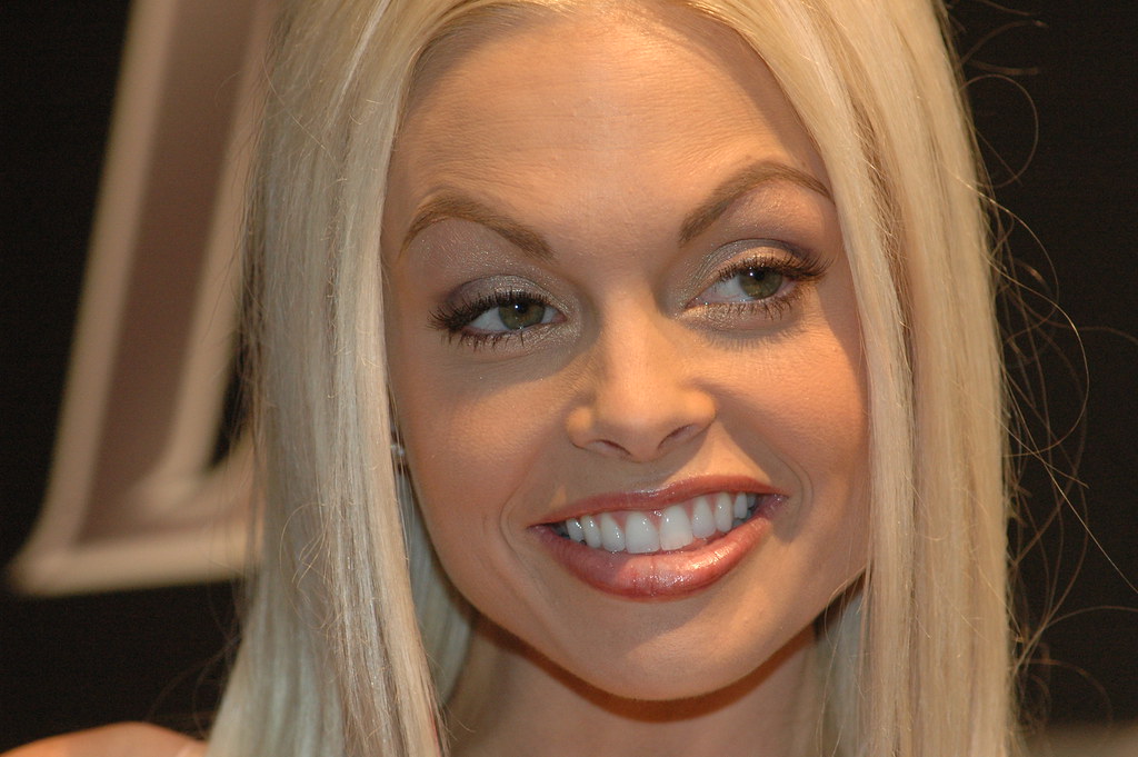 Jesse Jane close up smiling - a photo on Flickriver