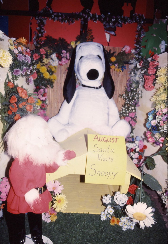 Fountains of Wayne Christmas Display 19771220 August… Flickr