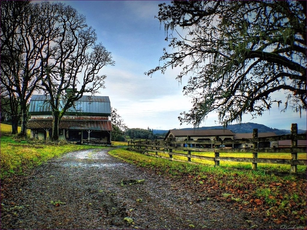 Gravel Road A farm just outside of Corvallis Oregon, there… Flickr
