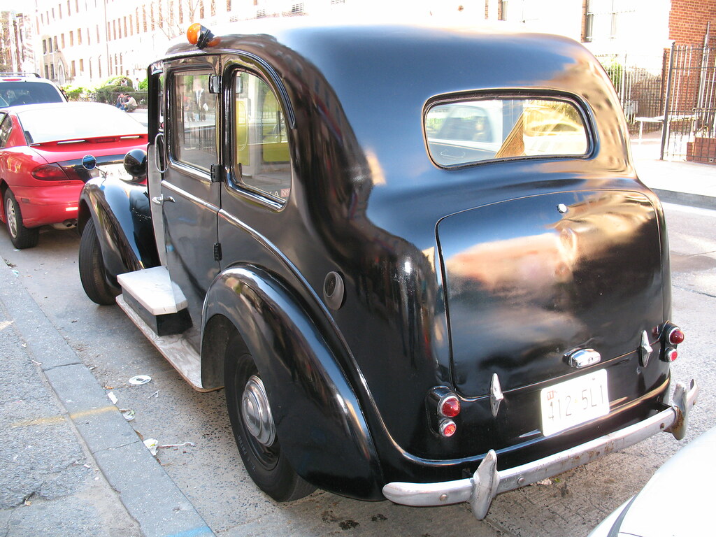 Austin FX3 Taxi Rear I spotted this Austin FX3 on Park Roa… Flickr