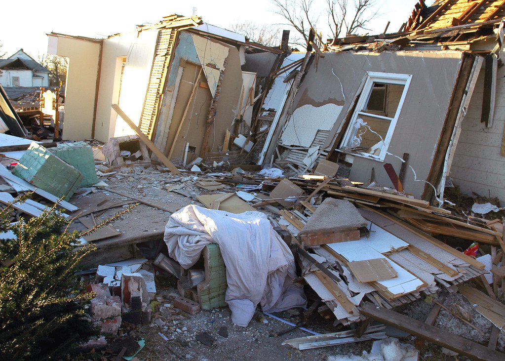 Woodward/Stratford, IA Tornado 2005 Debris from a totaled … Flickr
