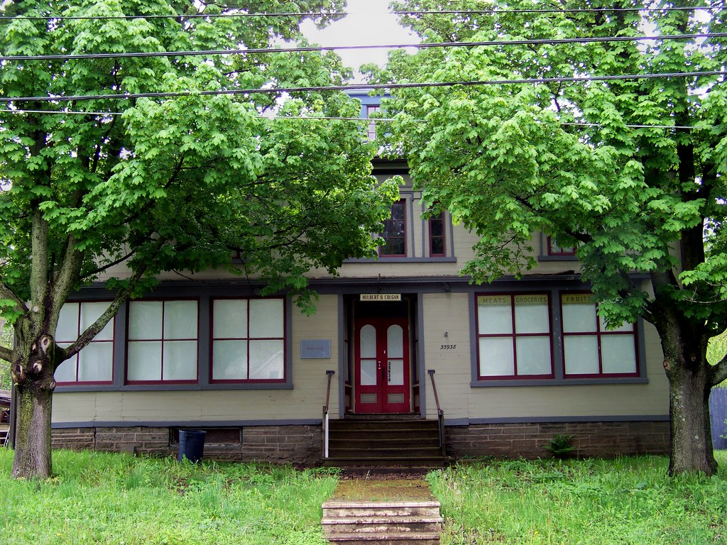 Hamden Grocery A former grocery store in Hamden, NY. Richard Flickr