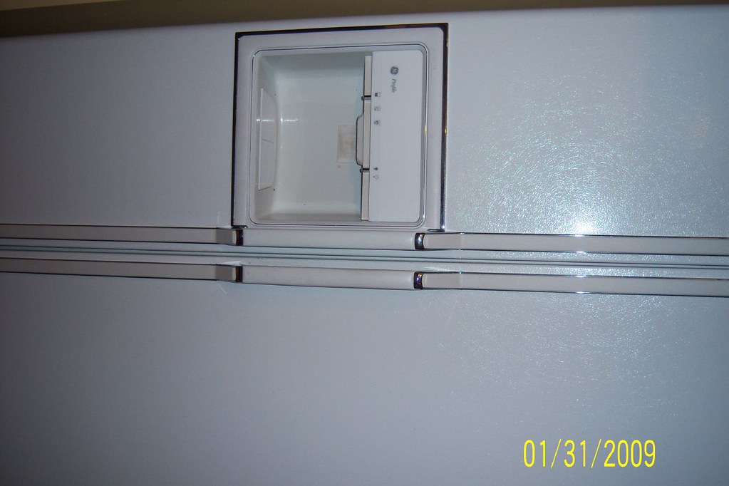 GE Profile Refrigerator GE White side by side refrigerator… Flickr