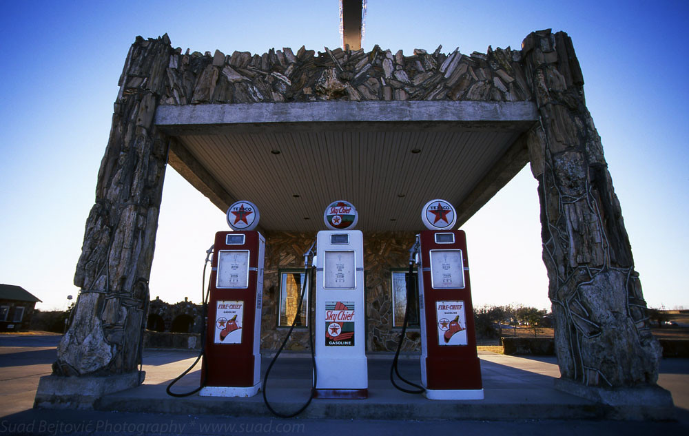 Petrified Wood Gas Station, Decatur, TX For a few weeks no… Flickr