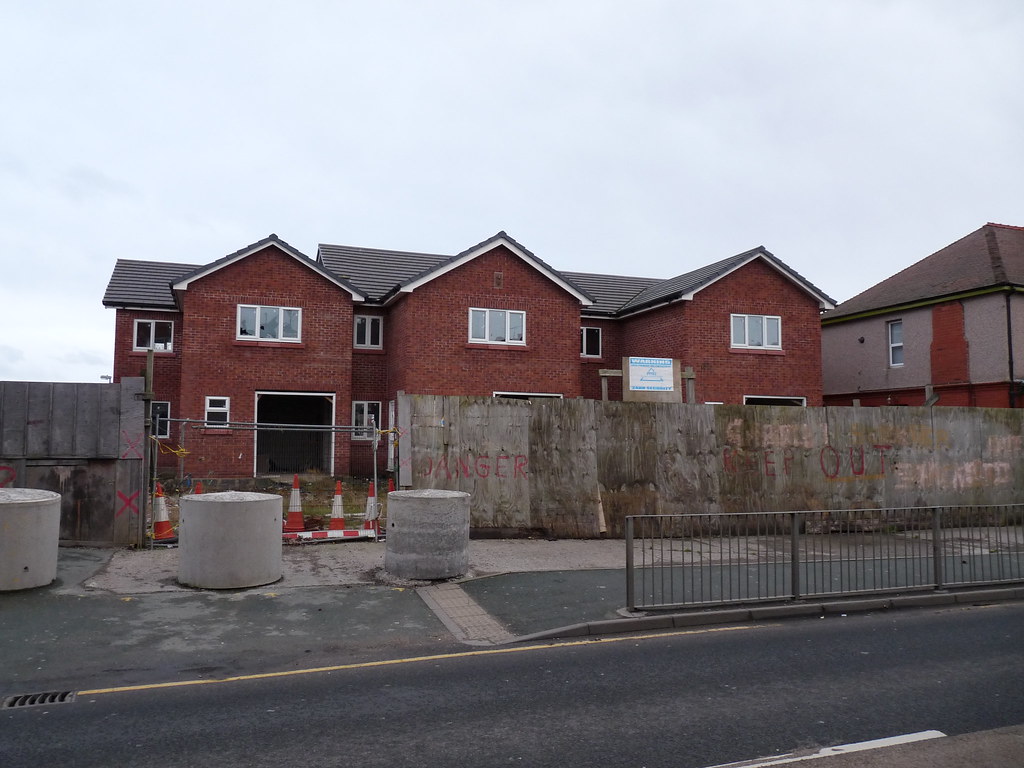 Houses Ruabon These modern houses are surprisingly derel… Flickr