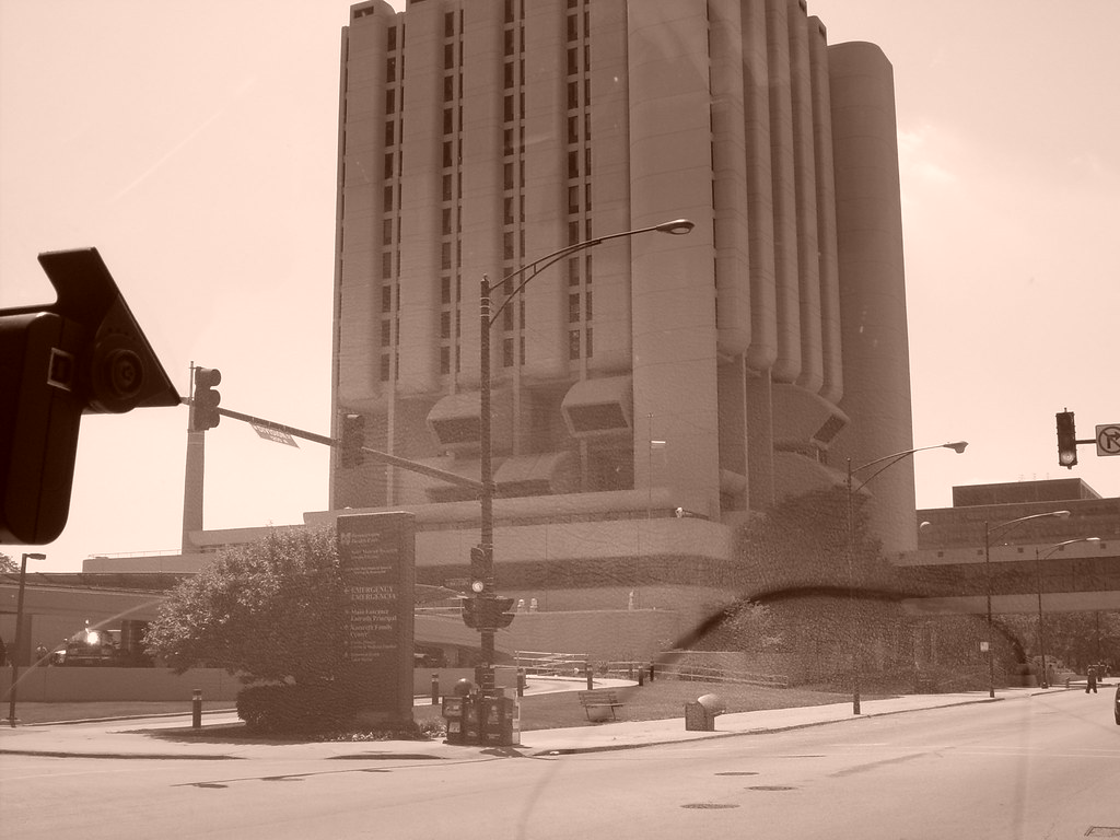 Division and Levett in Chicago St. Marys hospital 2007