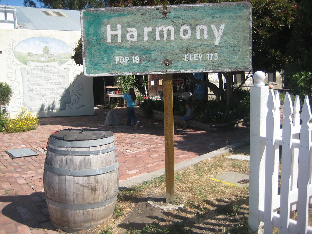 Harmony, california town sign Harmony, CA town sign, Calif… Flickr
