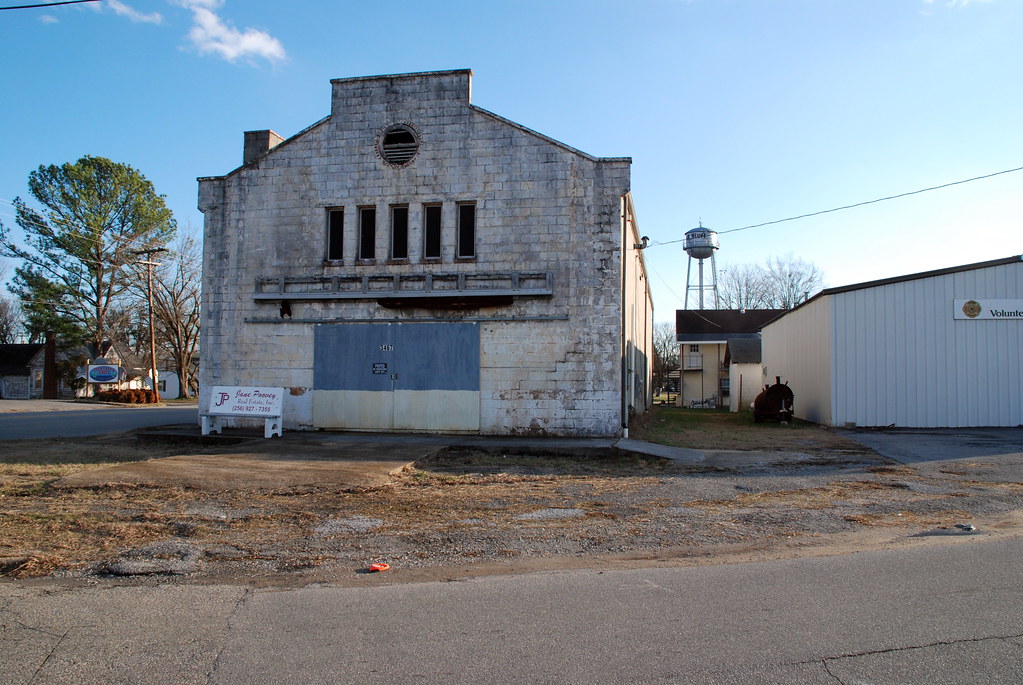 Cedar Bluff, Alabama Cedar Bluff, Alabama Donald Baxter Flickr