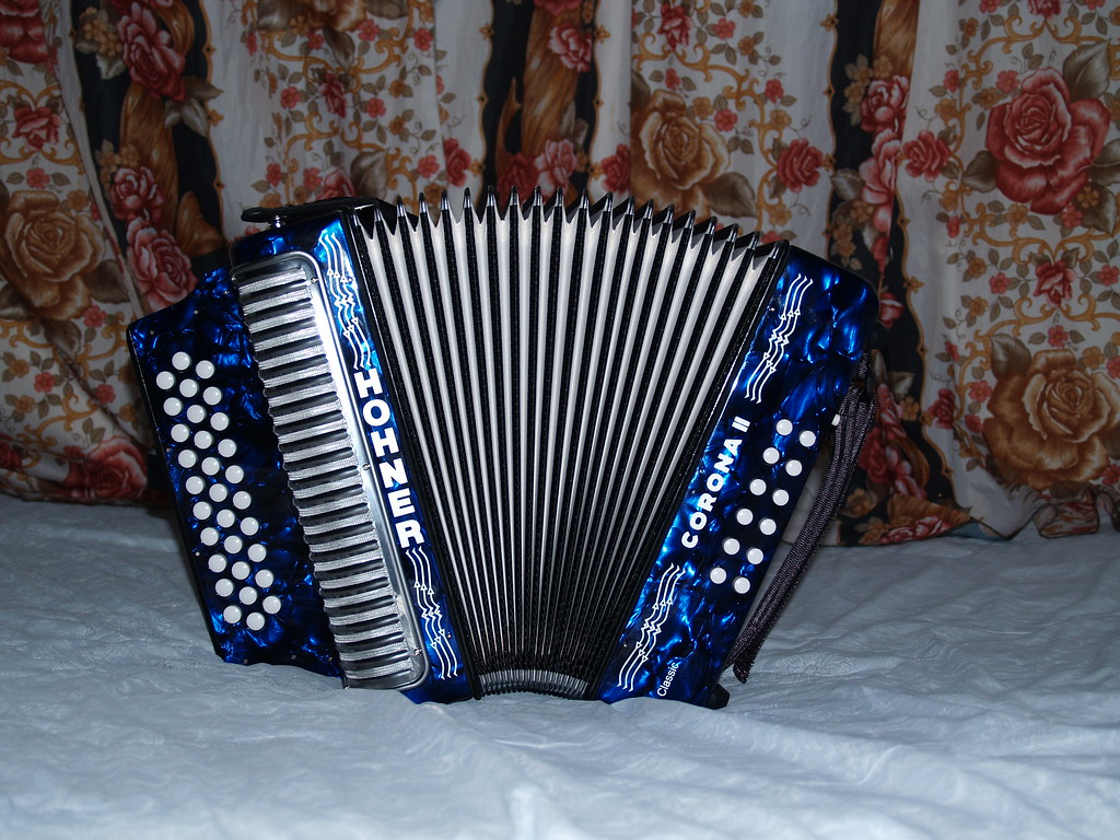 Acordeón Acordeón Hohner Classic en Fa Mayor que tuve algu… Flickr