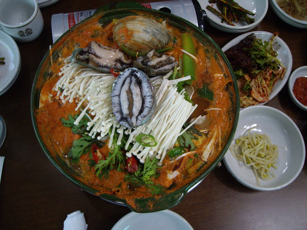 IMGP1977 At a restaurant where they serve live abalone coo… Flickr