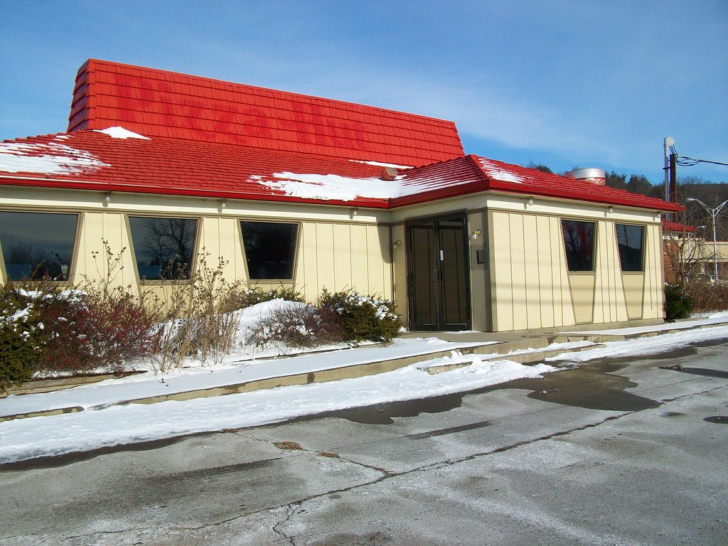 Former Pizza Hut Painted Post, NY 2009 drpep Flickr