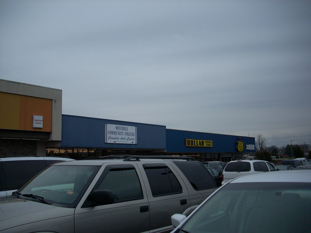 Flickriver Photoset 'Dollar General (closed) Statesville, NC, 3227