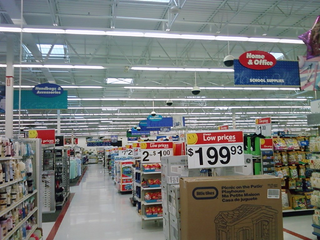 WalMart Knoxville, Iowa GM Action Alley a photo on Flickriver