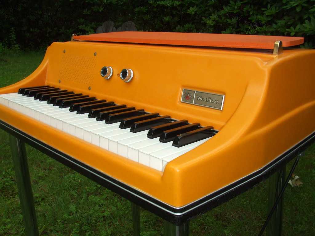 Wurlitzer Electric Piano Rare 106 Model This is a custom V… Flickr