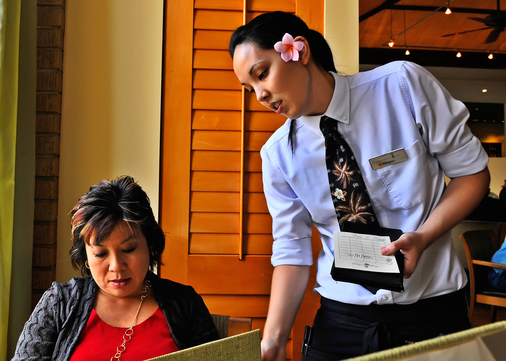 m&m alan wong's pineapple room macy's ala moana center Watari Goro